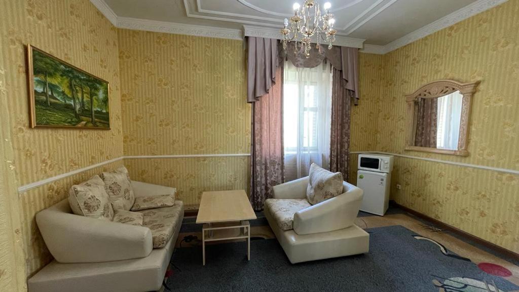 Rosa Roze Luxe House Karagandy Exterior foto